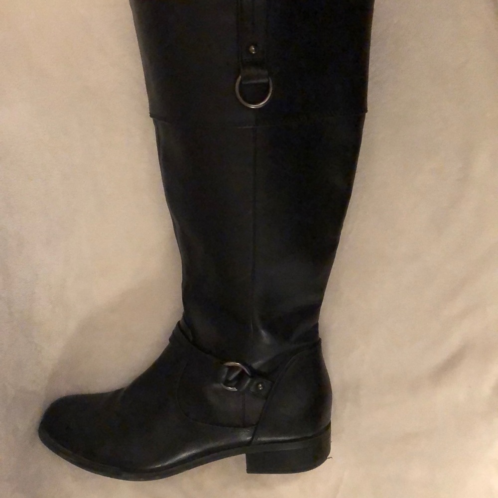 Black boots